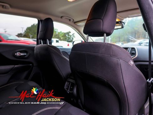 Used 2012 Jeep Grand Cherokee Laredo image 13