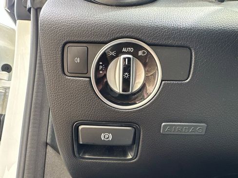 Used 2020 Mercedes-Benz SLC 300 image 35