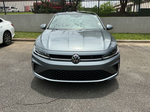 Used 2025 Volkswagen Jetta SEL FWD image 6