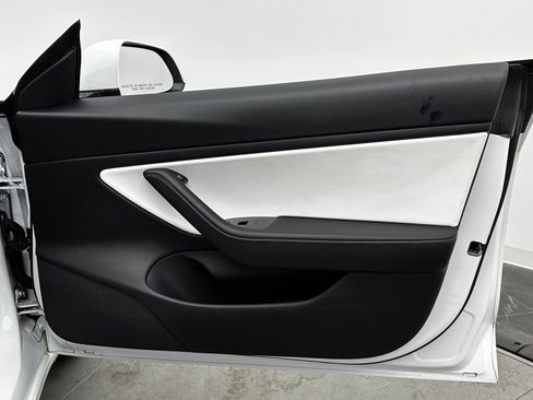 Used 2020 Tesla Model 3 Performance image 35