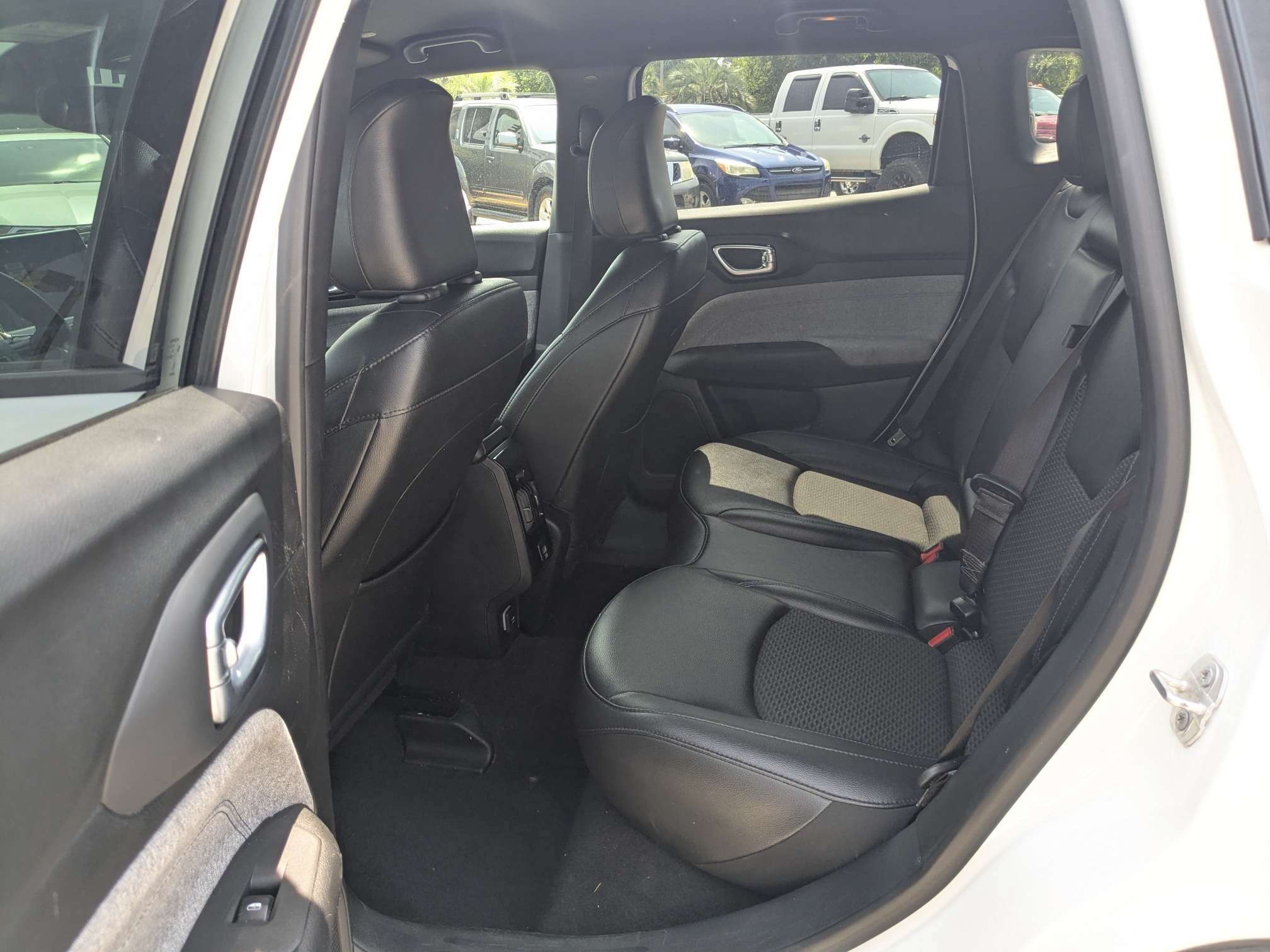 Used 2024 Jeep Compass Latitude AWD/4WD image 14