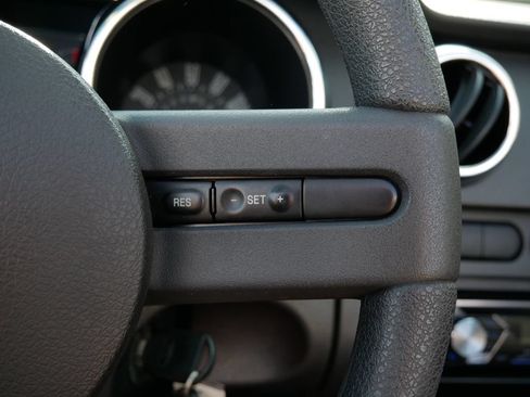 Used 2006 Ford Mustang Premium RWD image 20