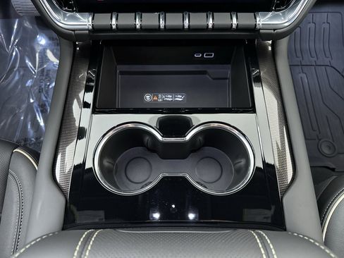 Used 2025 GMC Yukon Elevation w/ LPO, Get Active Package image 23