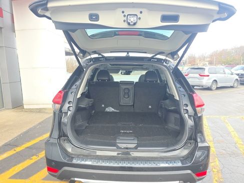 Used 2019 Nissan Rogue SL w/ Premium Package image 6