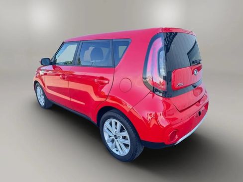 Used 2018 Kia Soul + FWD image 8