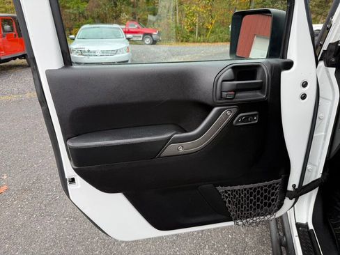 Used 2013 Jeep Wrangler Sahara image 15