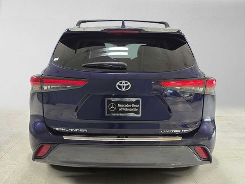 Used 2022 Toyota Highlander Limited AWD/4WD image 39