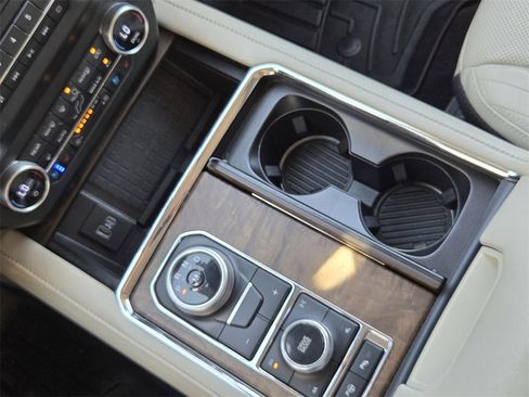 Used 2021 Ford Expedition Max Platinum image 19