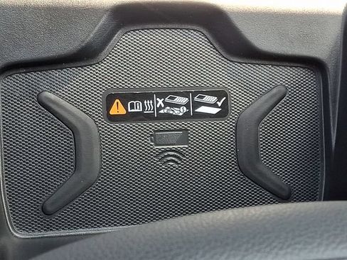 Used 2022 Chevrolet Colorado Z71 w/ Safety Package AWD/4WD image 24