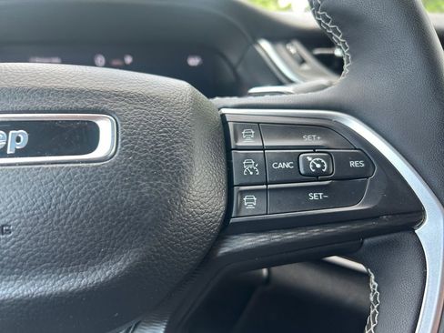 Used 2024 Jeep Grand Cherokee Altitude image 18
