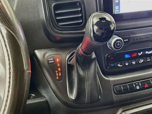 Used 2024 RAM ProMaster 2500 w/ Convenience Group FWD image 16