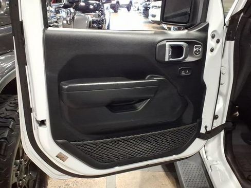 Used 2022 Jeep Wrangler Unlimited Sport AWD/4WD image 12