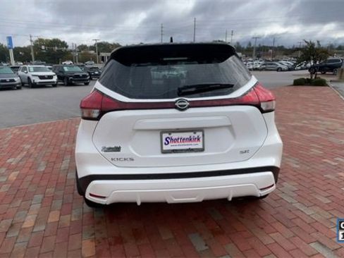 Used 2024 Nissan Kicks SR image 8