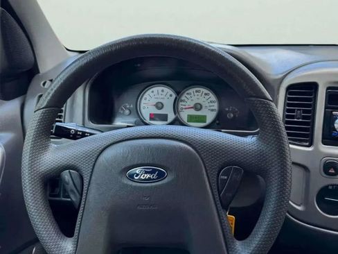 Used 2005 Ford Escape XLT image 28