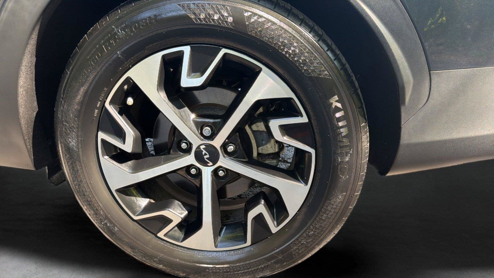 Used 2023 Kia Sportage EX FWD image 24