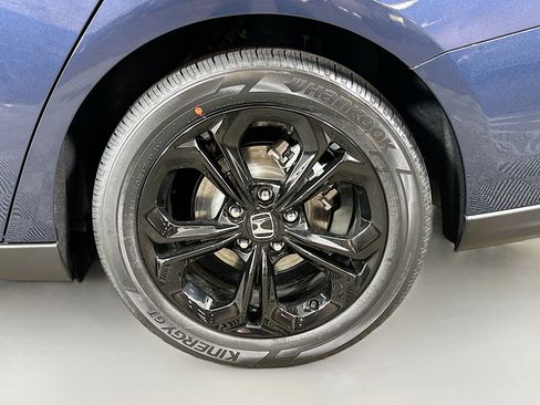 New 2025 Honda Accord SE image 30