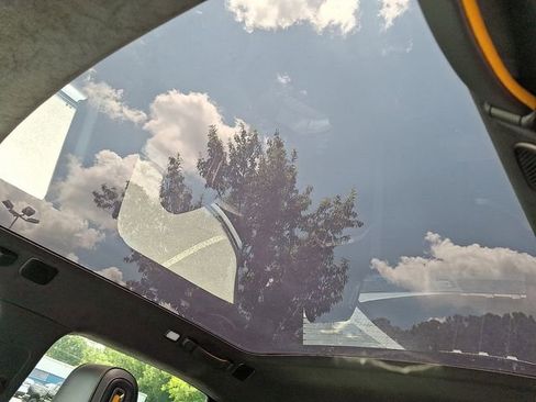 Used 2022 Rivian R1T Adventure image 17