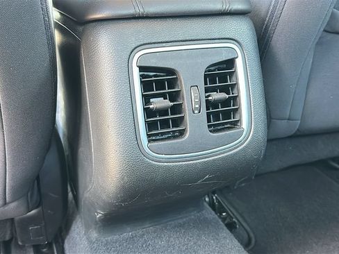 Used 2015 Chrysler 200 Limited w/ Convenience Group FWD image 26