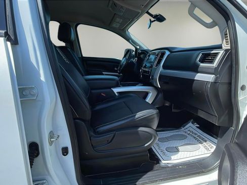 Used 2017 Nissan Titan PRO-4X image 17