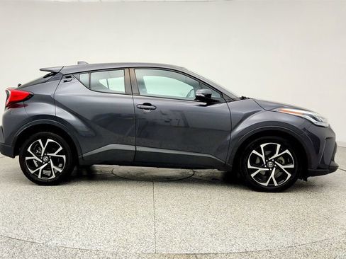 Used 2021 Toyota C-HR XLE FWD image 4