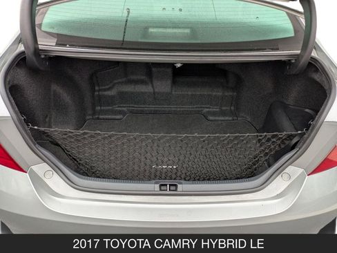 Used 2017 Toyota Camry LE image 20
