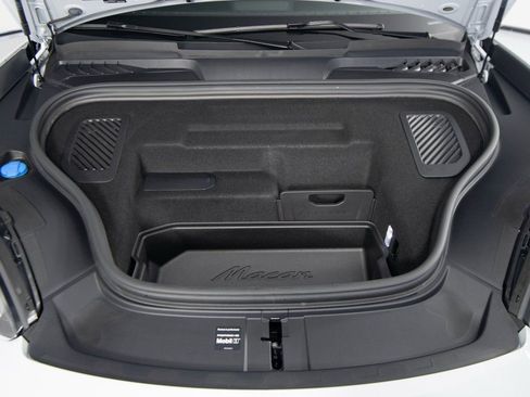 Certified 2025 Porsche Macan 4S Electric image 41