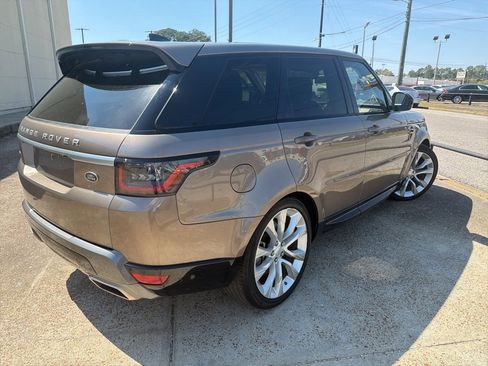 Used 2018 Land Rover Range Rover Sport HSE image 8