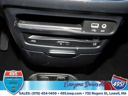 Used 2020 Chrysler Pacifica Touring-L image 29