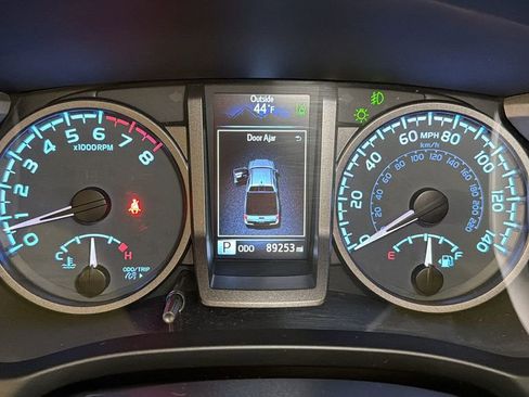 Used 2021 Toyota Tacoma TRD Sport w/ Technology Package image 31