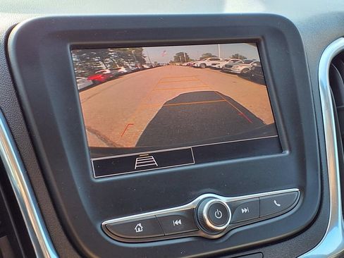 Used 2023 Chevrolet Equinox LT FWD image 24