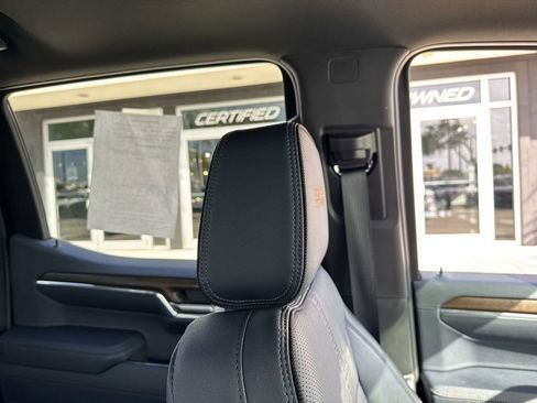 Used 2024 Chevrolet Silverado 1500 High Country w/ Technology Package AWD/4WD image 20