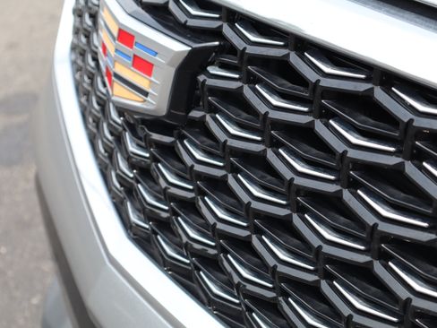 Used 2025 Cadillac XT4 Premium Luxury FWD image 11