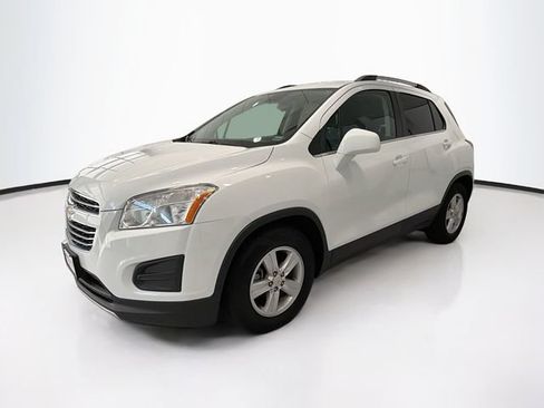 Used 2016 Chevrolet Trax LT FWD image 3