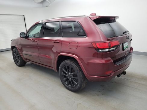 Used 2018 Jeep Grand Cherokee Altitude AWD/4WD image 3