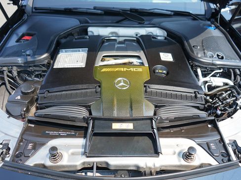 Used 2018 Mercedes-Benz E 63 AMG S image 11