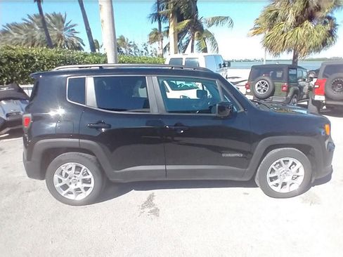 Used 2020 Jeep Renegade Latitude w/ Cold Weather Group image 14