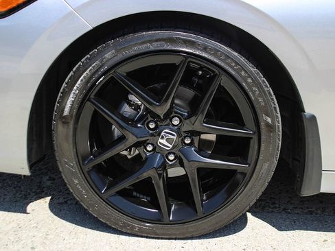 Used 2024 Honda Civic Sport image 11