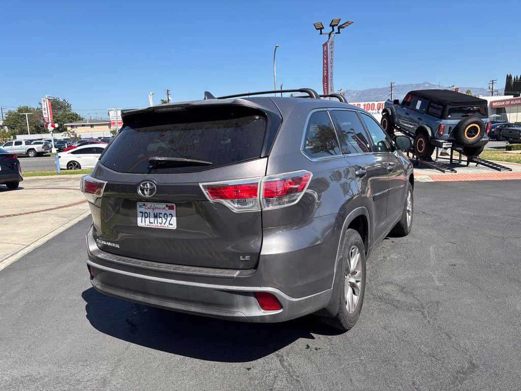 Used 2015 Toyota Highlander Plus FWD image 4