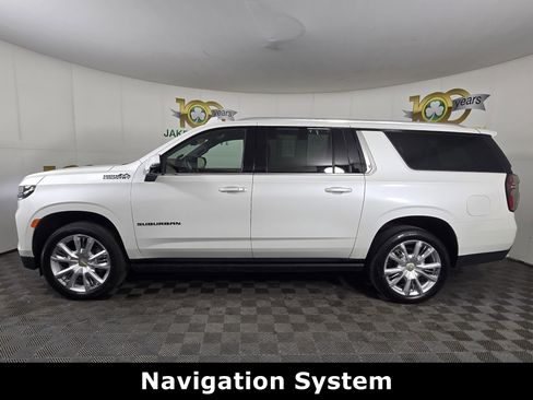 Certified 2023 Chevrolet Suburban High Country image 4