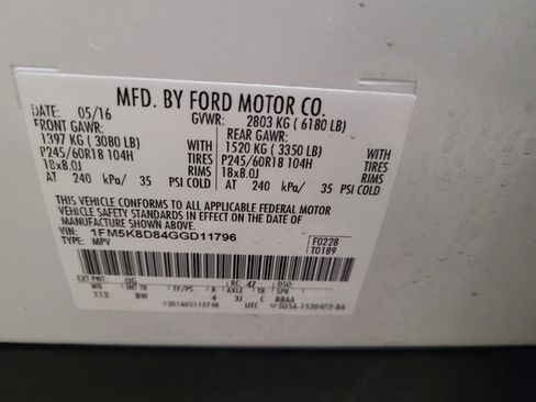 Used 2016 Ford Explorer XLT w/ Equipment Group 202A AWD/4WD image 33