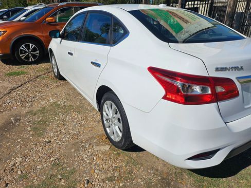 Used 2018 Nissan Sentra SV image 3