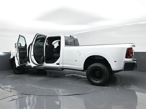 Used 2025 RAM 3500 Tradesman image 61