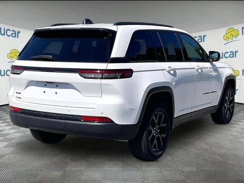 Used 2025 Jeep Grand Cherokee Altitude AWD/4WD image 6