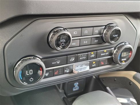 New 2025 Ford Bronco Badlands image 19