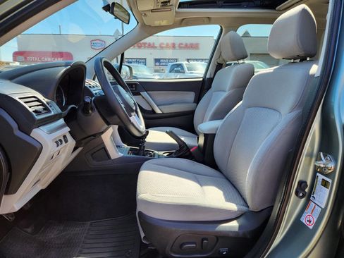Used 2017 Subaru Forester 2.5i Premium image 12
