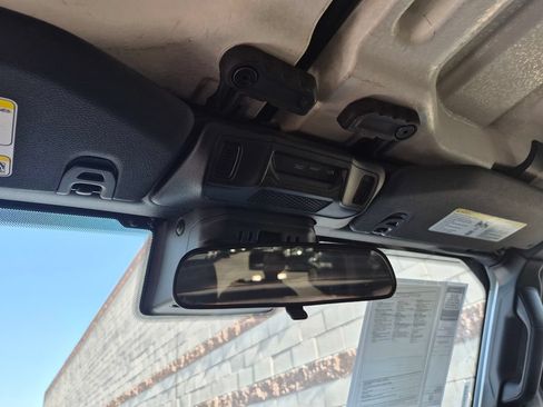 Used 2024 Jeep Wrangler Unlimited Sahara AWD/4WD image 17