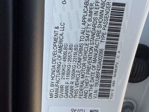 Used 2025 Acura TLX w/ Technology Package image 31