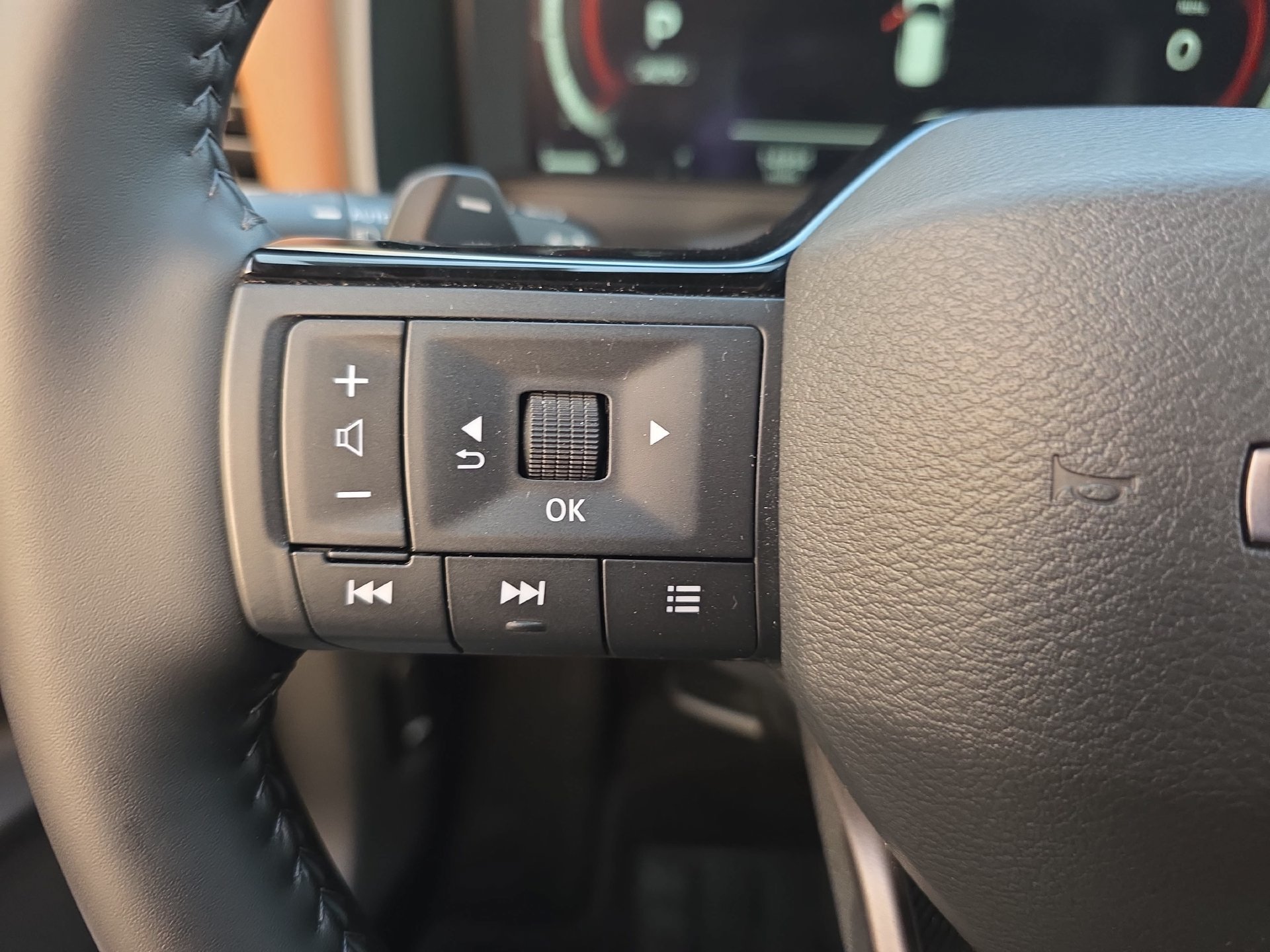 Used 2026 Nissan Rogue Platinum w/ Platinum Premium Package AWD/4WD image 17