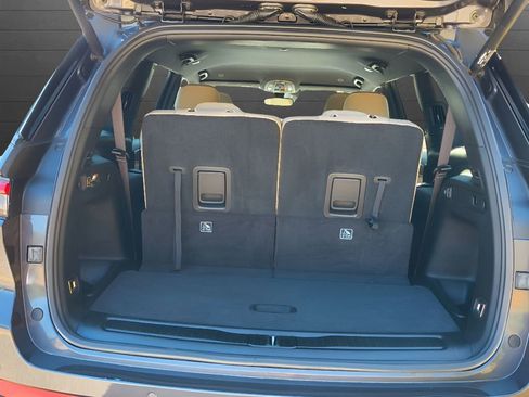 Used 2024 Jeep Grand Cherokee L Limited w/ Black Appearance Package image 7