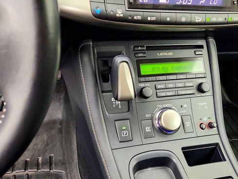 Used 2016 Lexus CT 200h w/ Seat Comfort Package FWD image 17